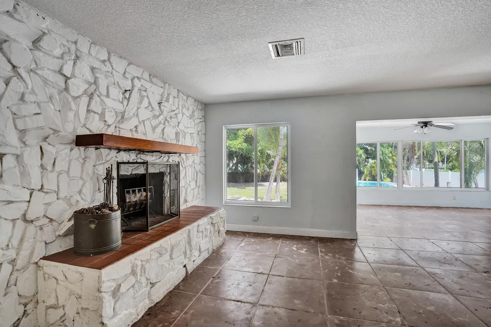 460 SE 18th Ave, Deerfield Beach, FL 33441