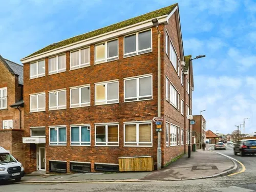 Station Road, CHESHAMphoto