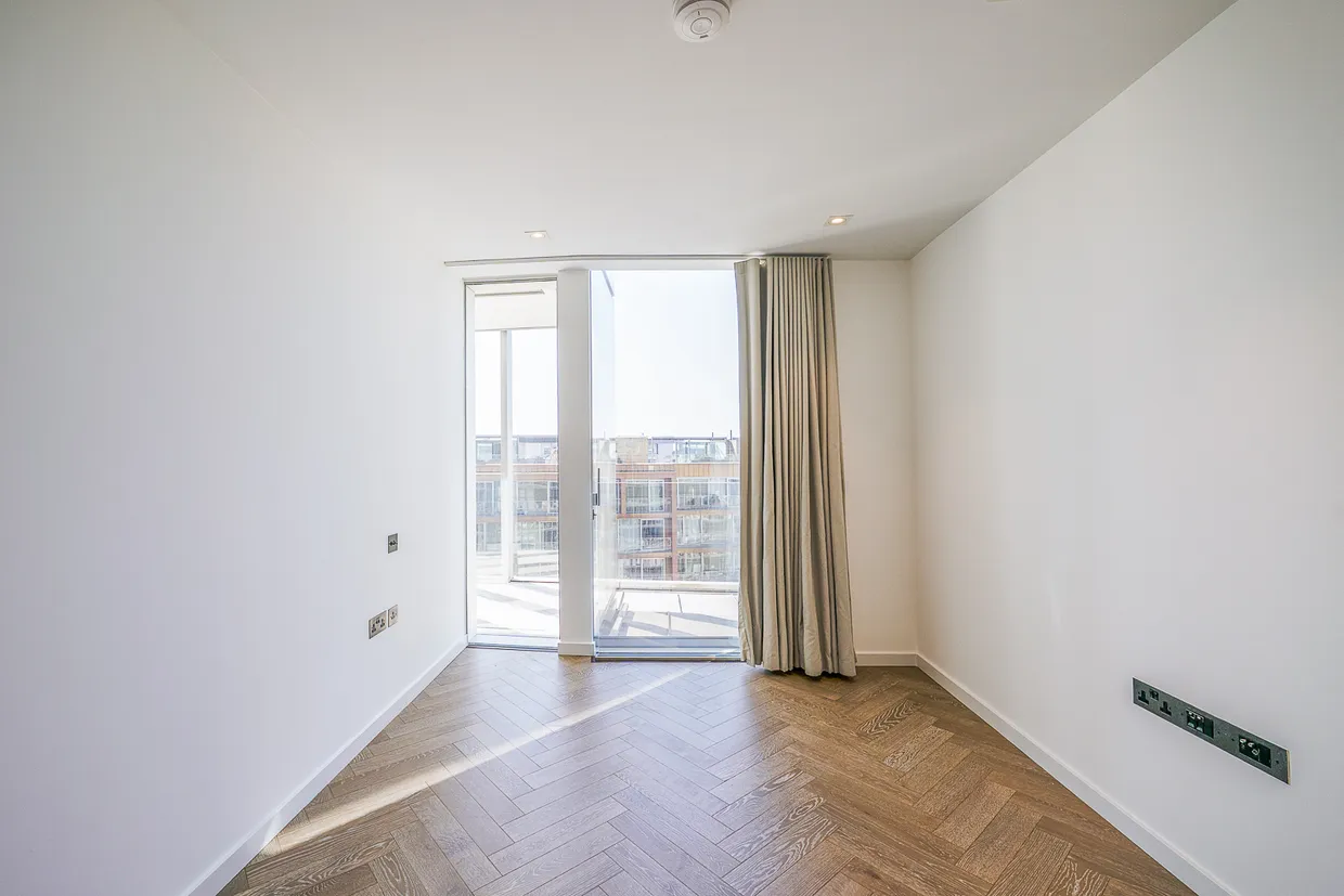 19 Circus Road West, London, SW11 photo 14