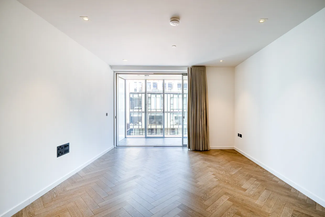 19 Circus Road West, London, SW11 photo 17
