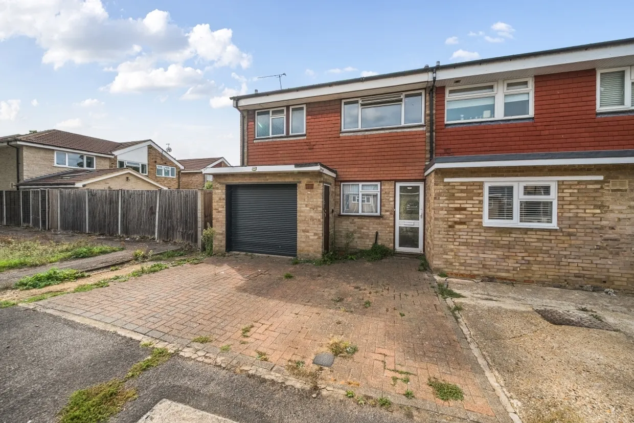 Chantry Lane London Colney AL2 photo 1