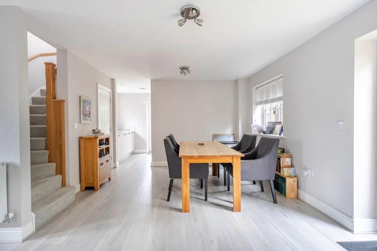 Mill Road, Epsom KT17 photo 7