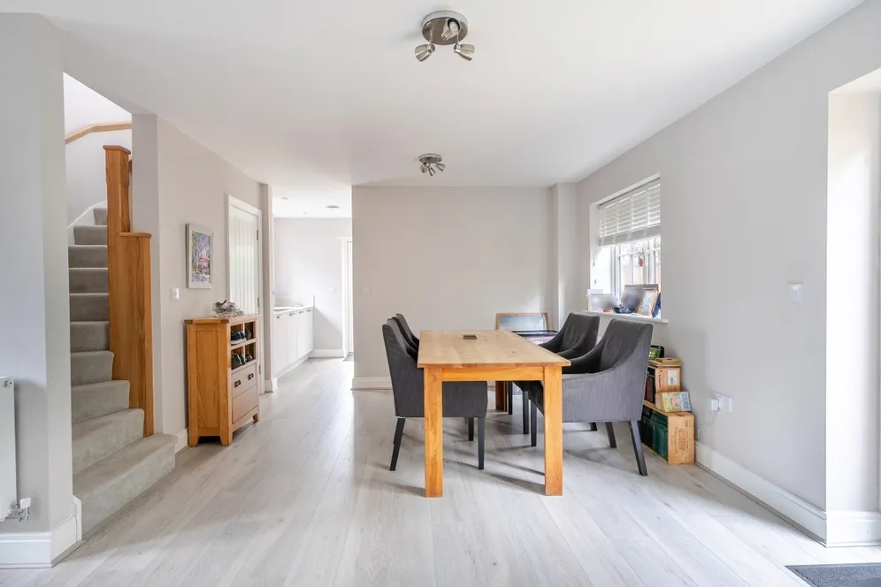 Mill Road, Epsom KT17 photo 7