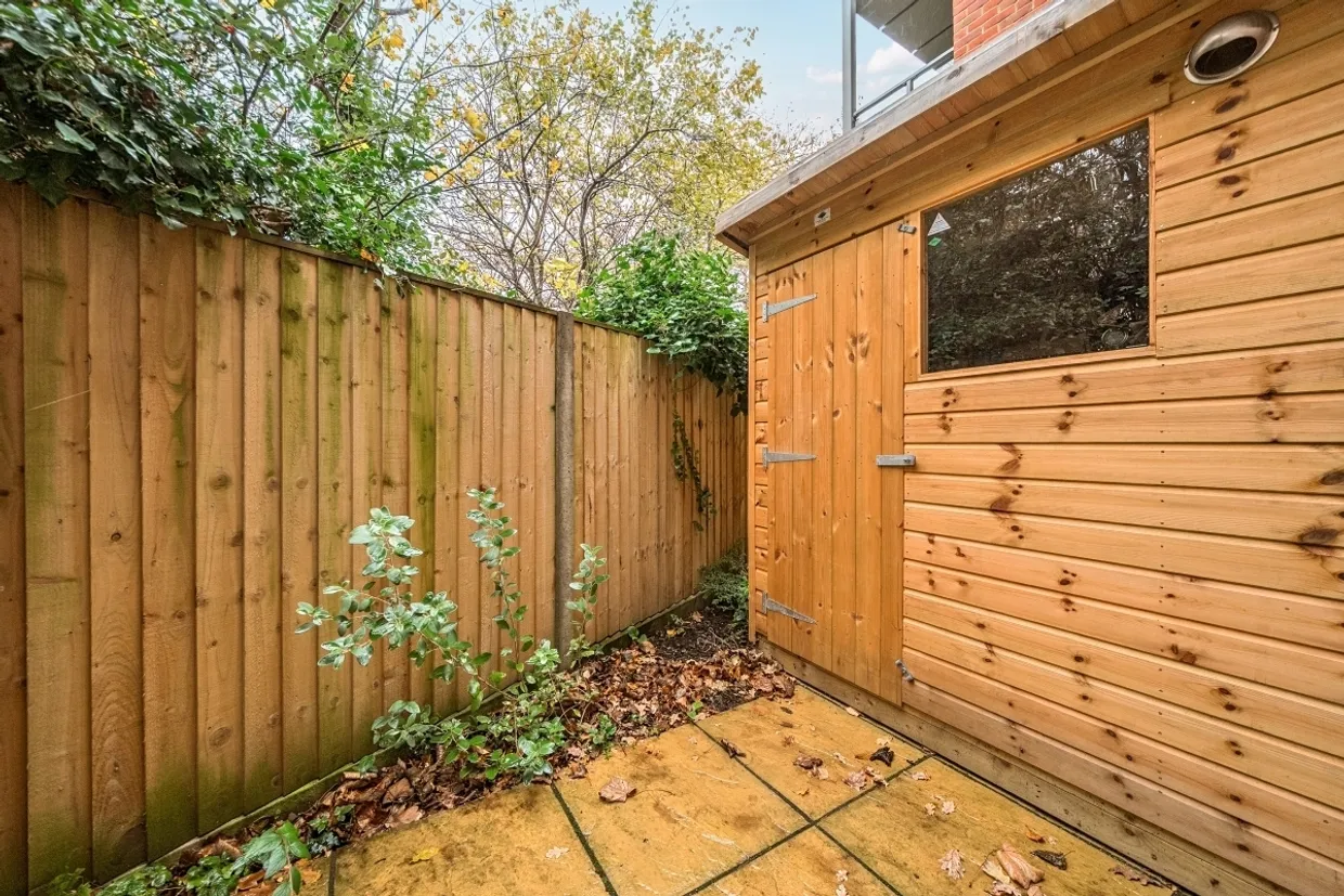 Mill Road, Epsom KT17 photo 10