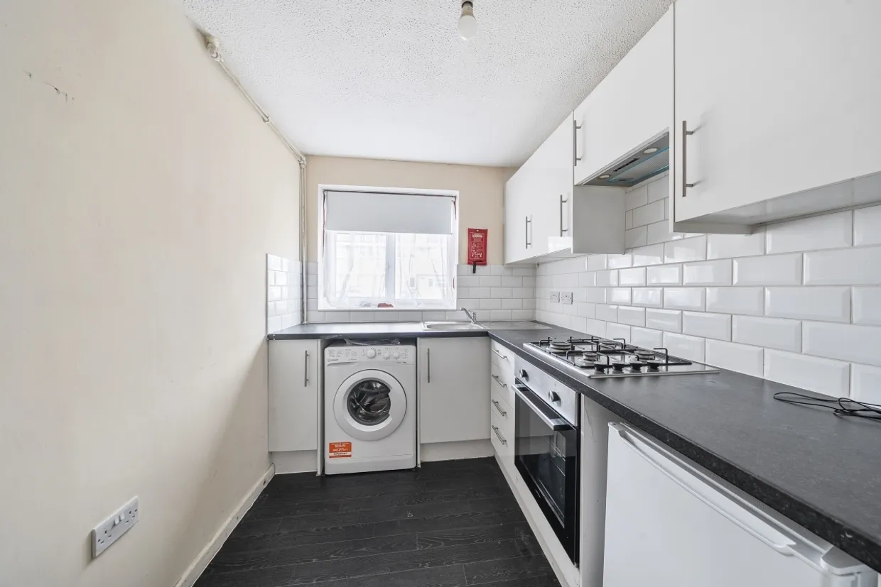 Chantry Lane London Colney AL2 photo 12