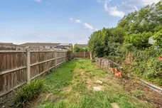 Chantry Lane London Colney AL2 photo 13