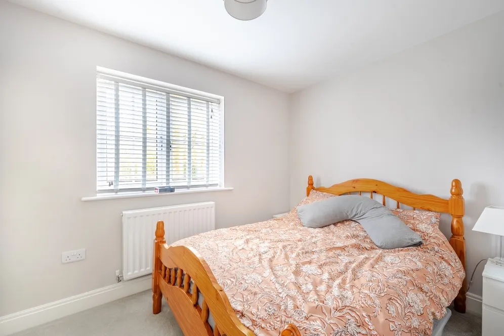 Mill Road, Epsom KT17 photo 15
