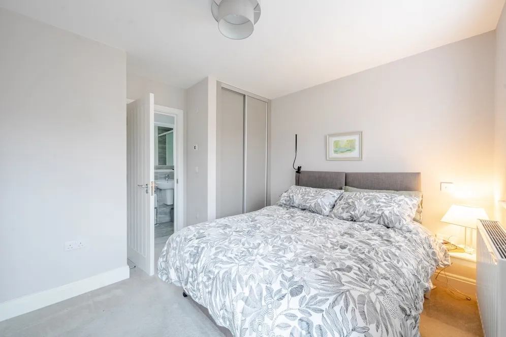 Mill Road, Epsom KT17 photo 16