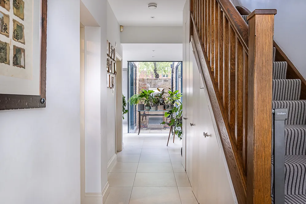 Model Cottages, London, SW14 photo 10