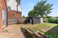Harvest Road, Feltham