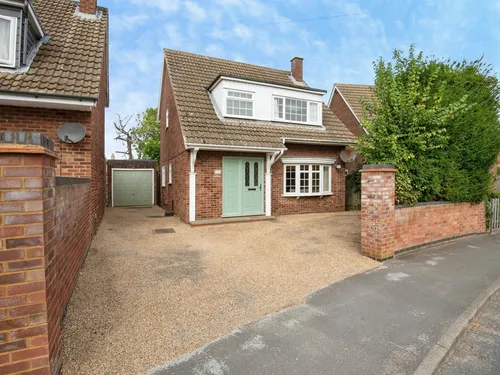 Poplar Drive, Roystonphoto