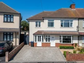 Selwyn Crescent, WELLING photo