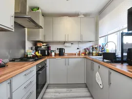 Whitethorn Gardens, Moulsham Lodge, Chelmsford thumb 3