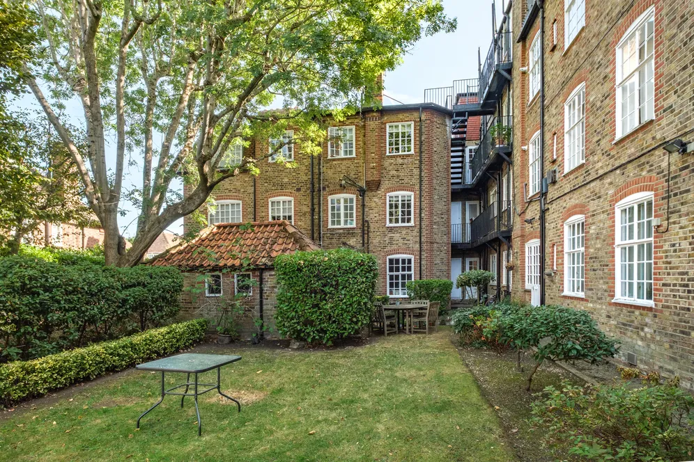 Fortis Green, London, N10 photo 7