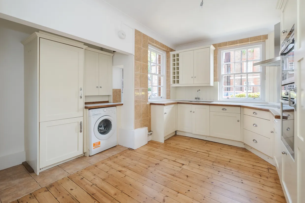 Fortis Green, London, N10 photo 8
