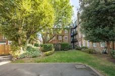 Fortis Green, London, N10 photo 15
