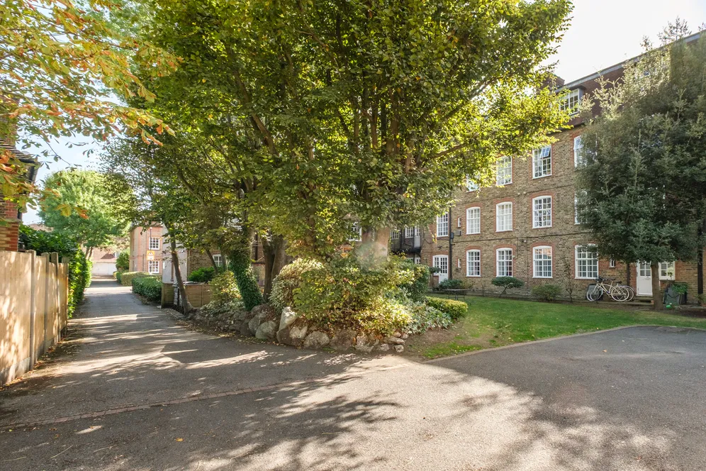 Fortis Green, London, N10 photo 19