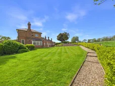 Clopton House Gardens, Stratford-Upon-Avon, CV37 photo 2