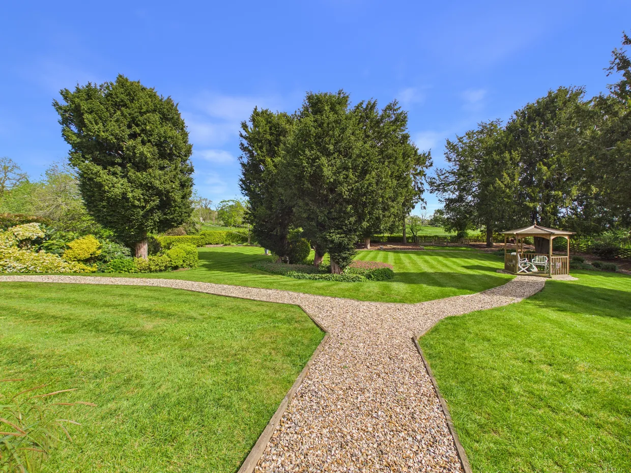 Clopton House Gardens, Stratford-Upon-Avon, CV37 photo 16