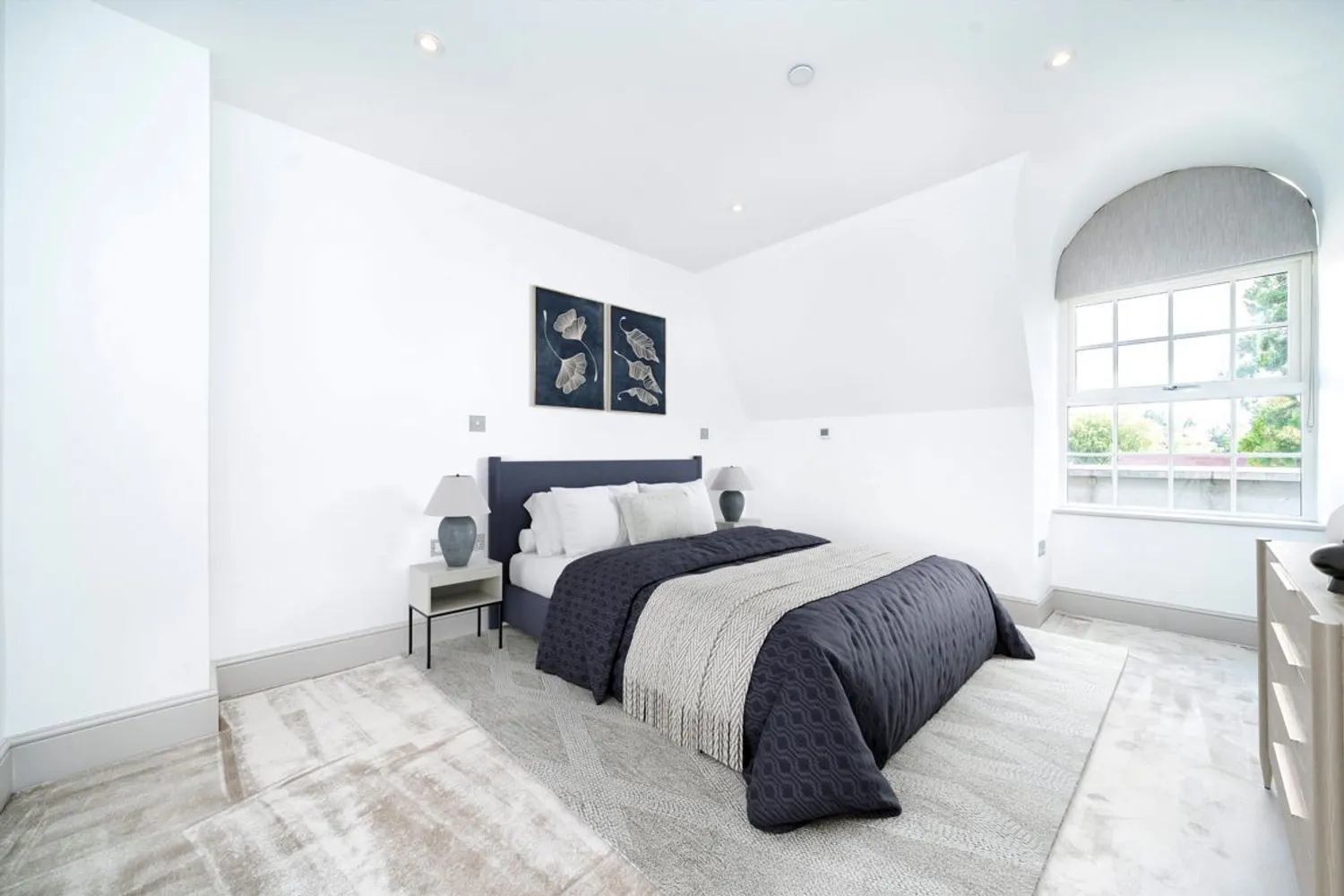 Ridgewood, Weybridge, KT13 photo 4