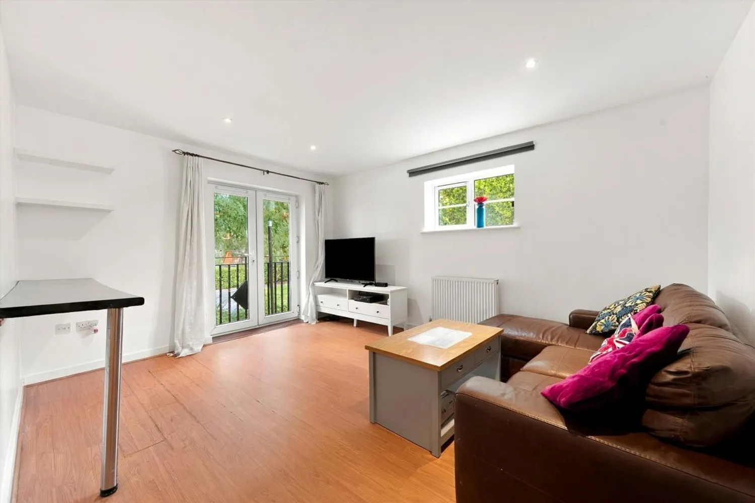 Wey Road, Weybridge, KT13 photo 2