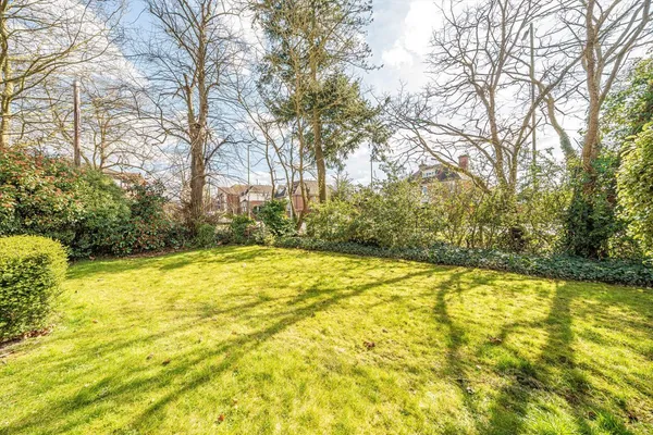 Wey Road, Weybridge, KT13 photo 6