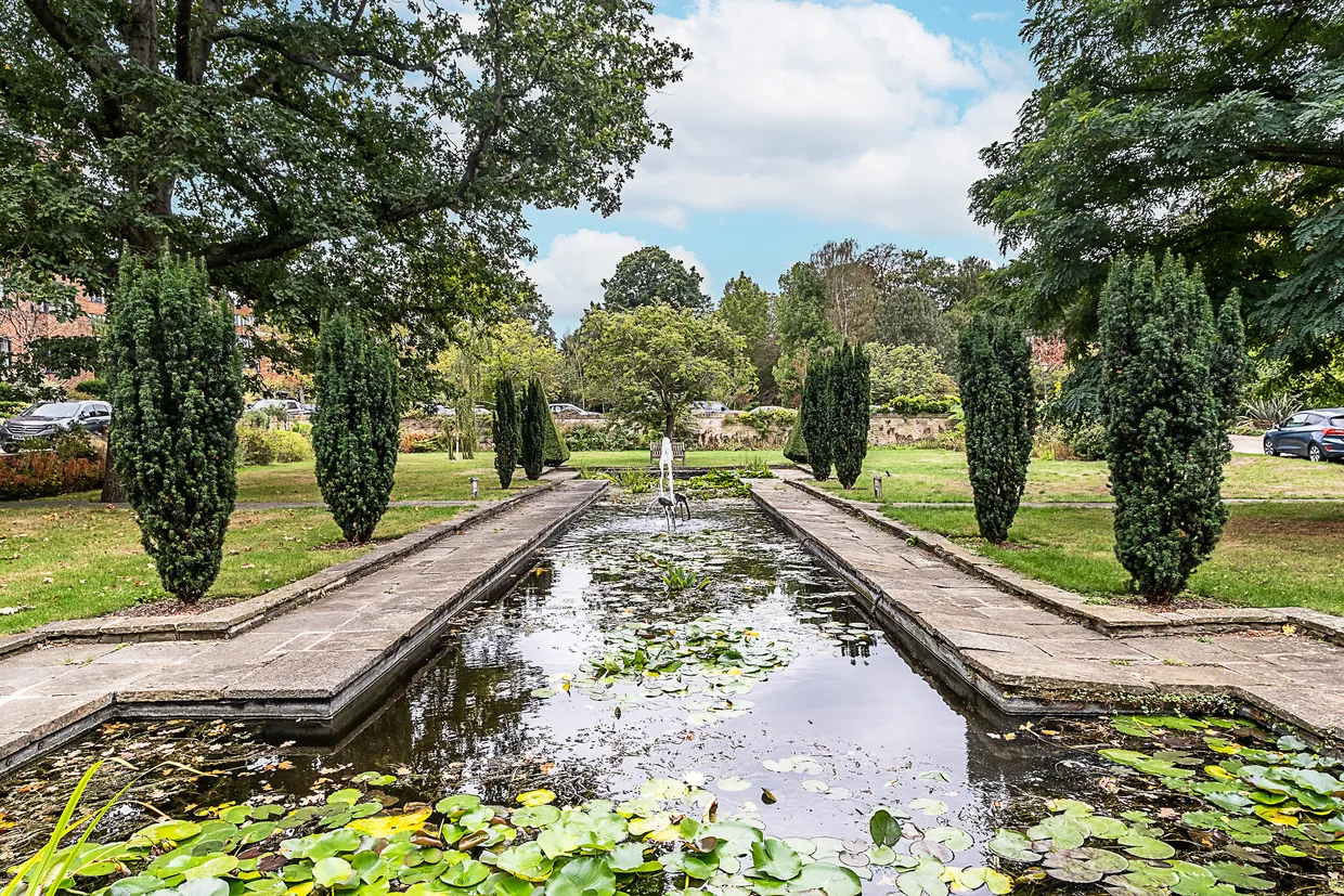 Manor Fields, London, SW15 photo 10