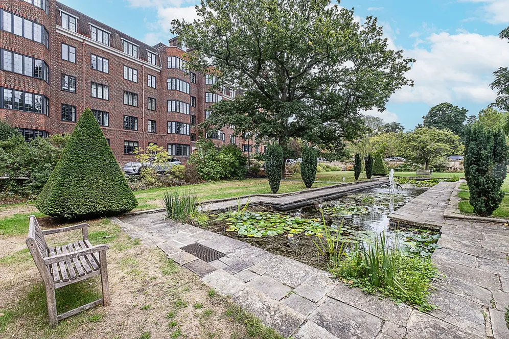 Manor Fields, London, SW15 photo 14