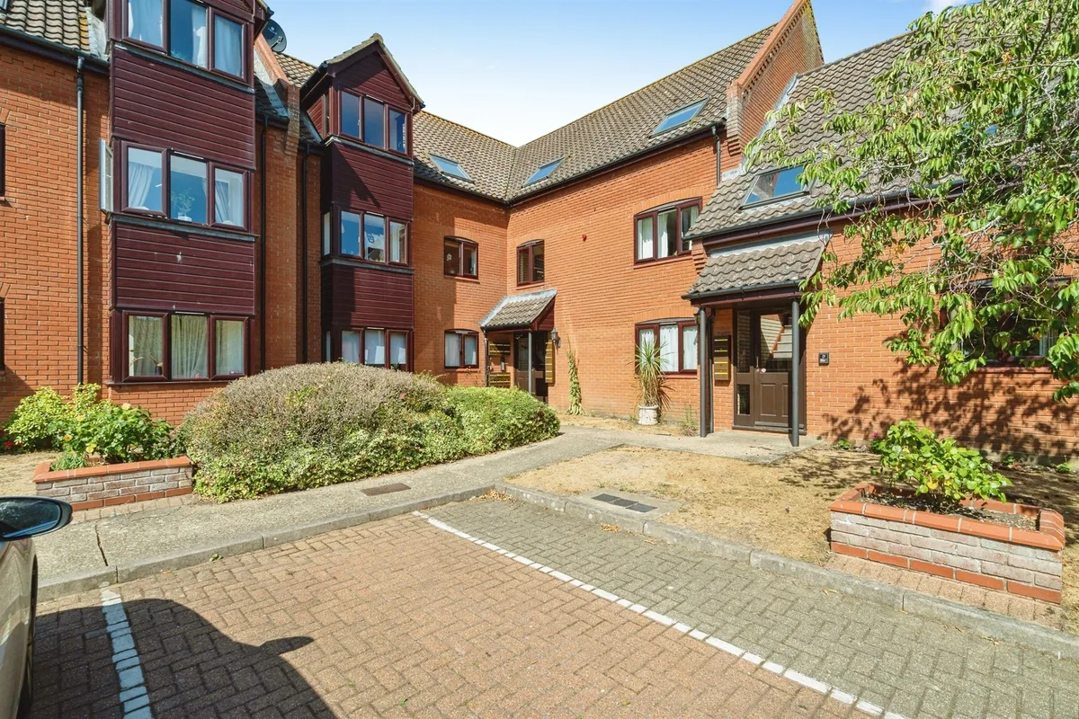 Kerridge Court, Holt