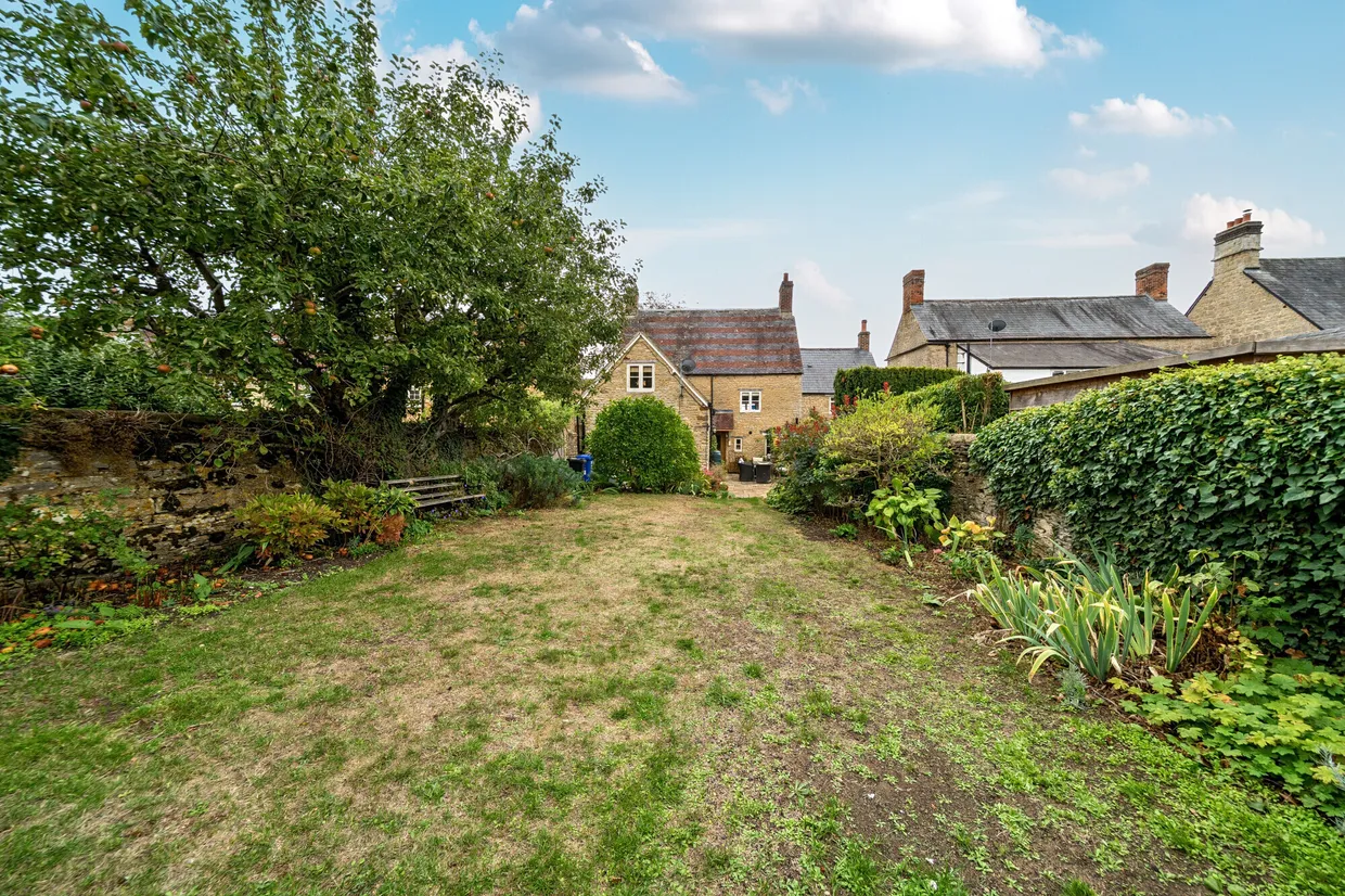 The Green, Evenley, Brackley, NN13 photo 18