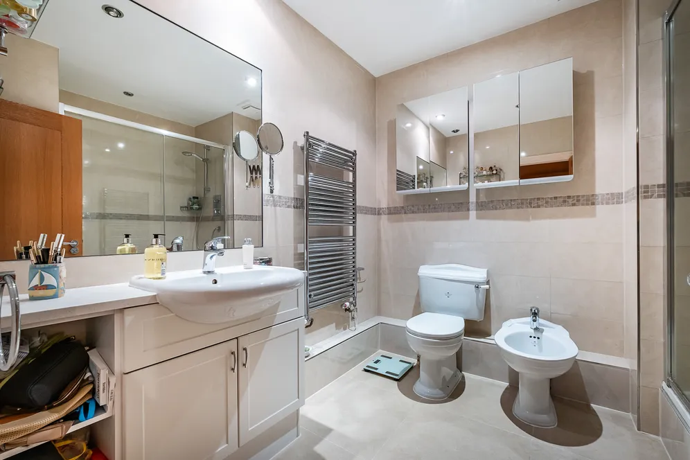 Warwick Road, London, W14 photo 18