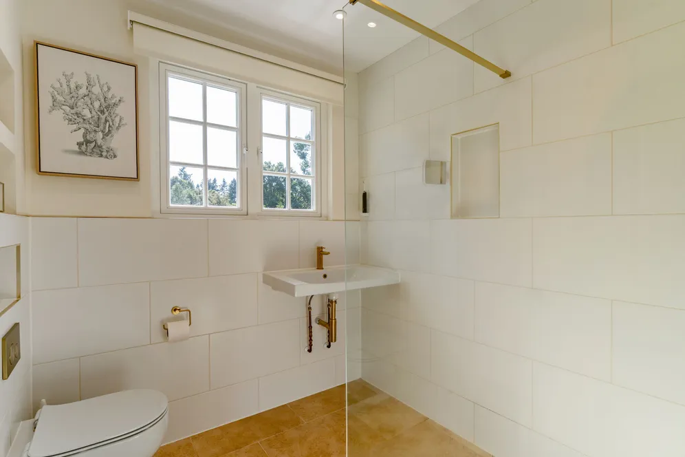 Hascombe Road, Godalming, GU8 photo 9