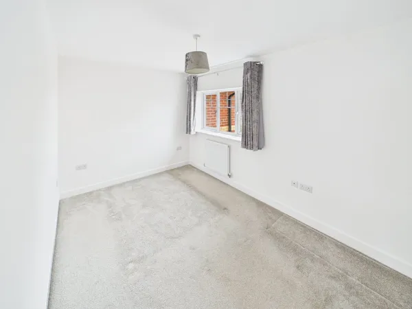 Hetherington Square, SK10 photo 11