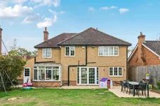 Christ Church Mount, Epsom, KT19 photo 13