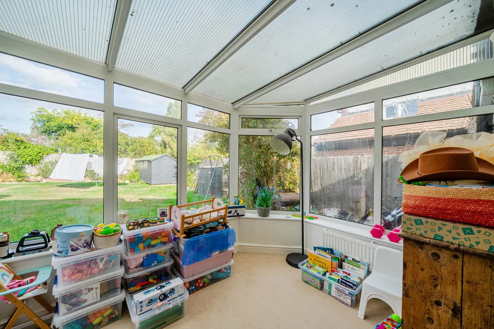 Christ Church Mount, Epsom, KT19 photo 14