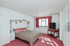 Larkspur Close, Hamilton, Leicester