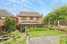 Larkspur Close, Hamilton, Leicester