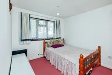 Larkspur Close, Hamilton, Leicester