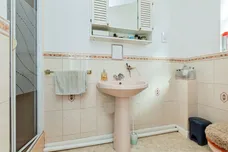 Larkspur Close, Hamilton, Leicester