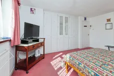 Larkspur Close, Hamilton, Leicester