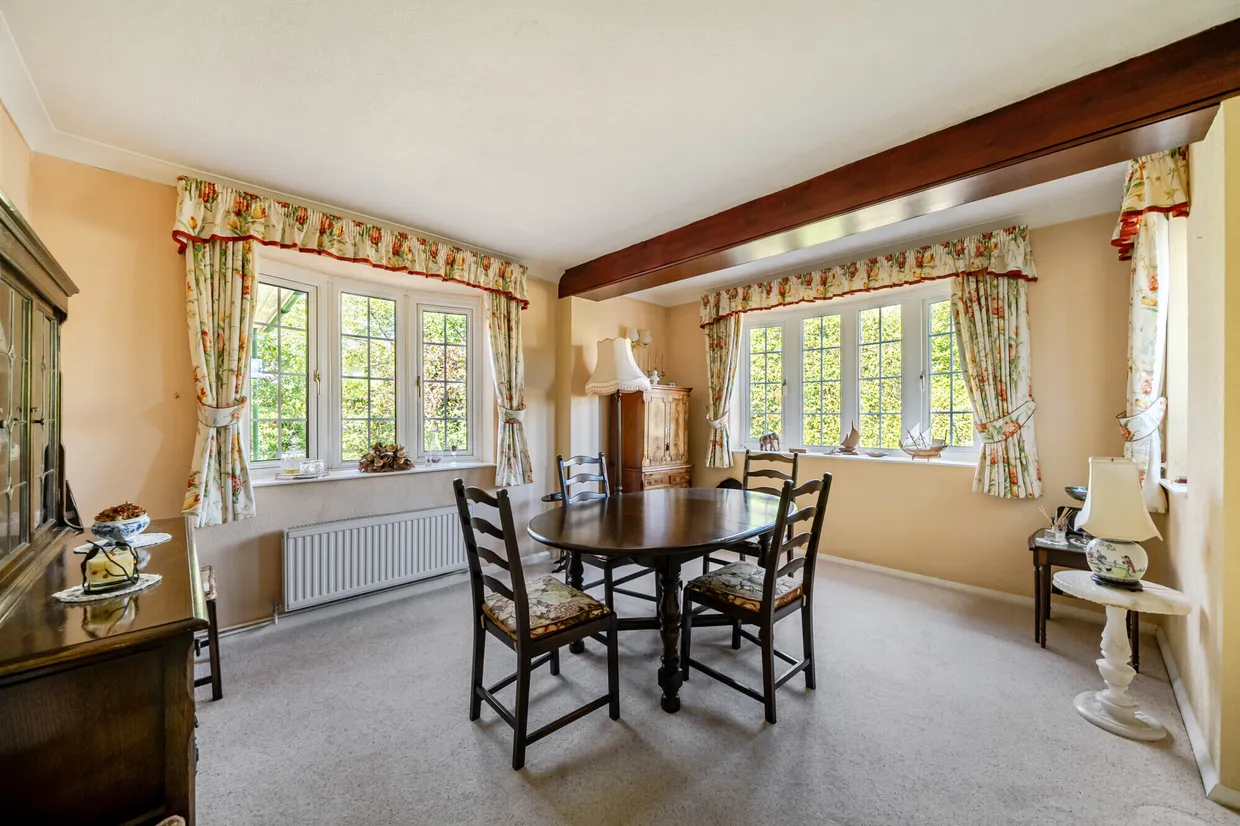 Warren Hill, Epsom, KT18 photo 4