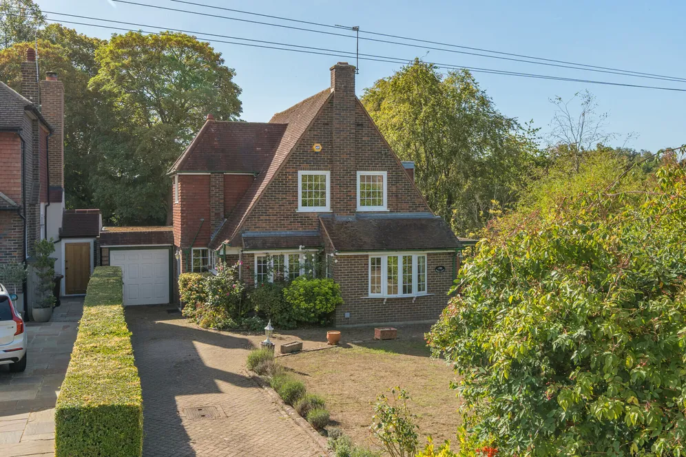 Warren Hill, Epsom, KT18 photo 11