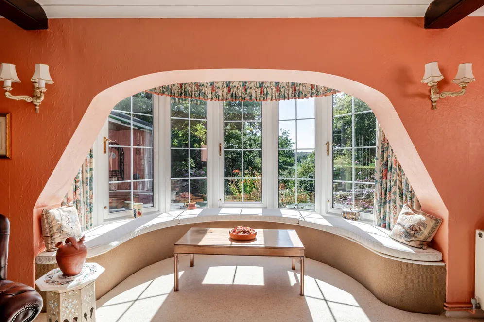 Warren Hill, Epsom, KT18 photo 12