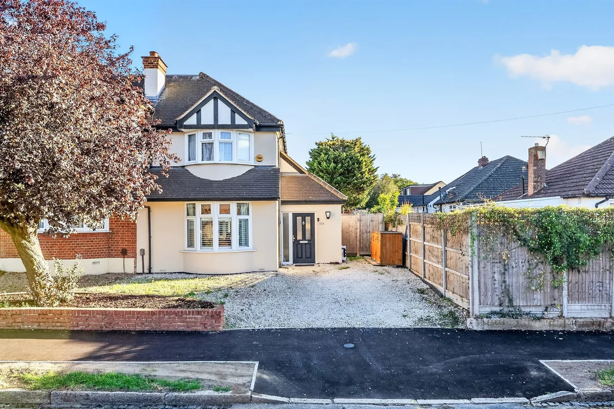 Victory Avenue, MORDEN