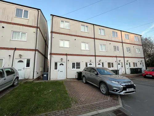 Wellington Court, BRADFORDphoto