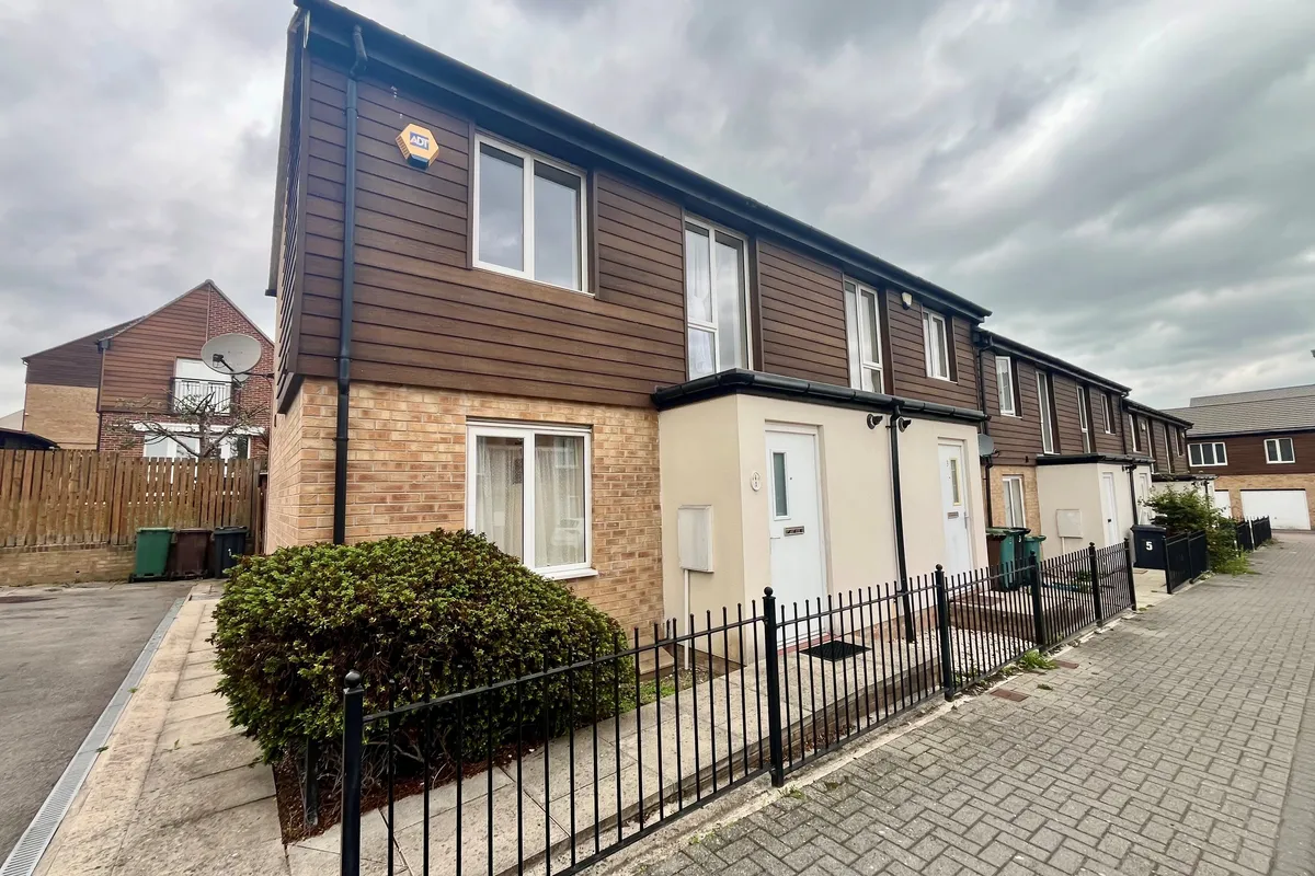 Oaklands Court, LEEDS