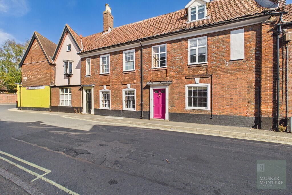 Upper Olland Street, Bungay Image 1