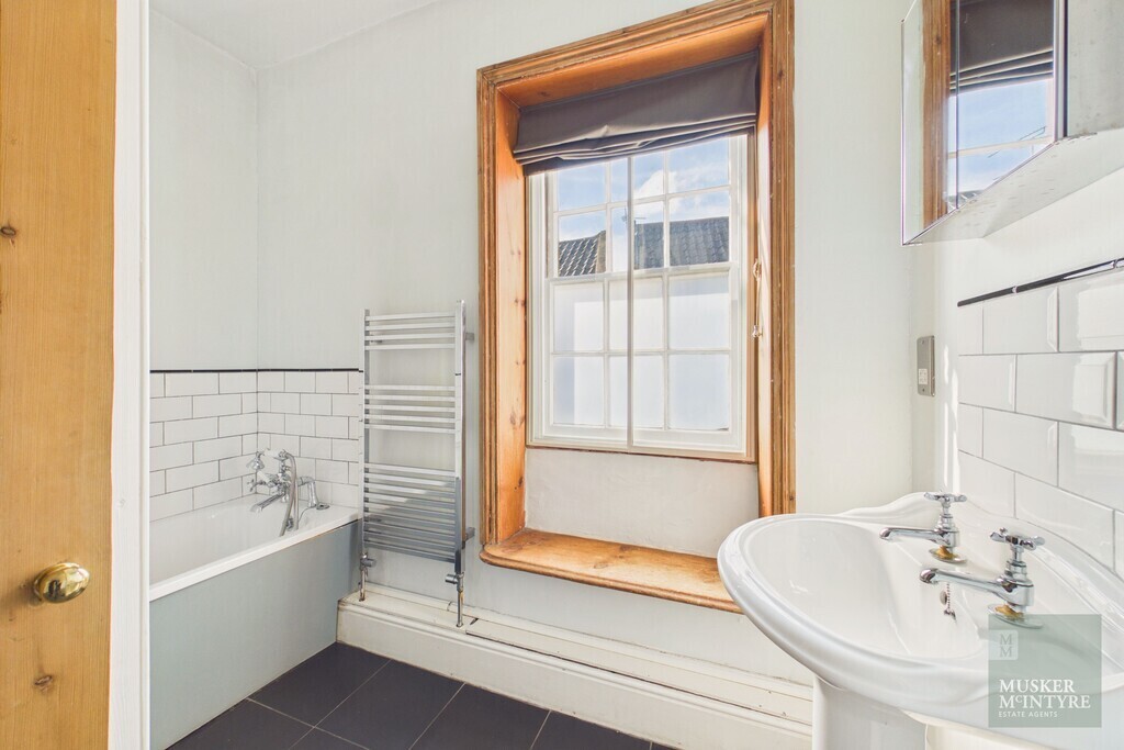 Upper Olland Street, Bungay Image 10