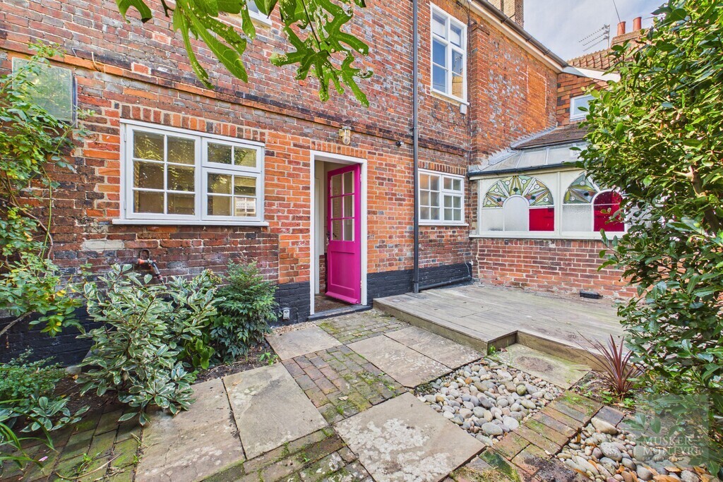 Upper Olland Street, Bungay Image 15