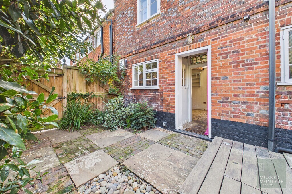 Upper Olland Street, Bungay Image 16